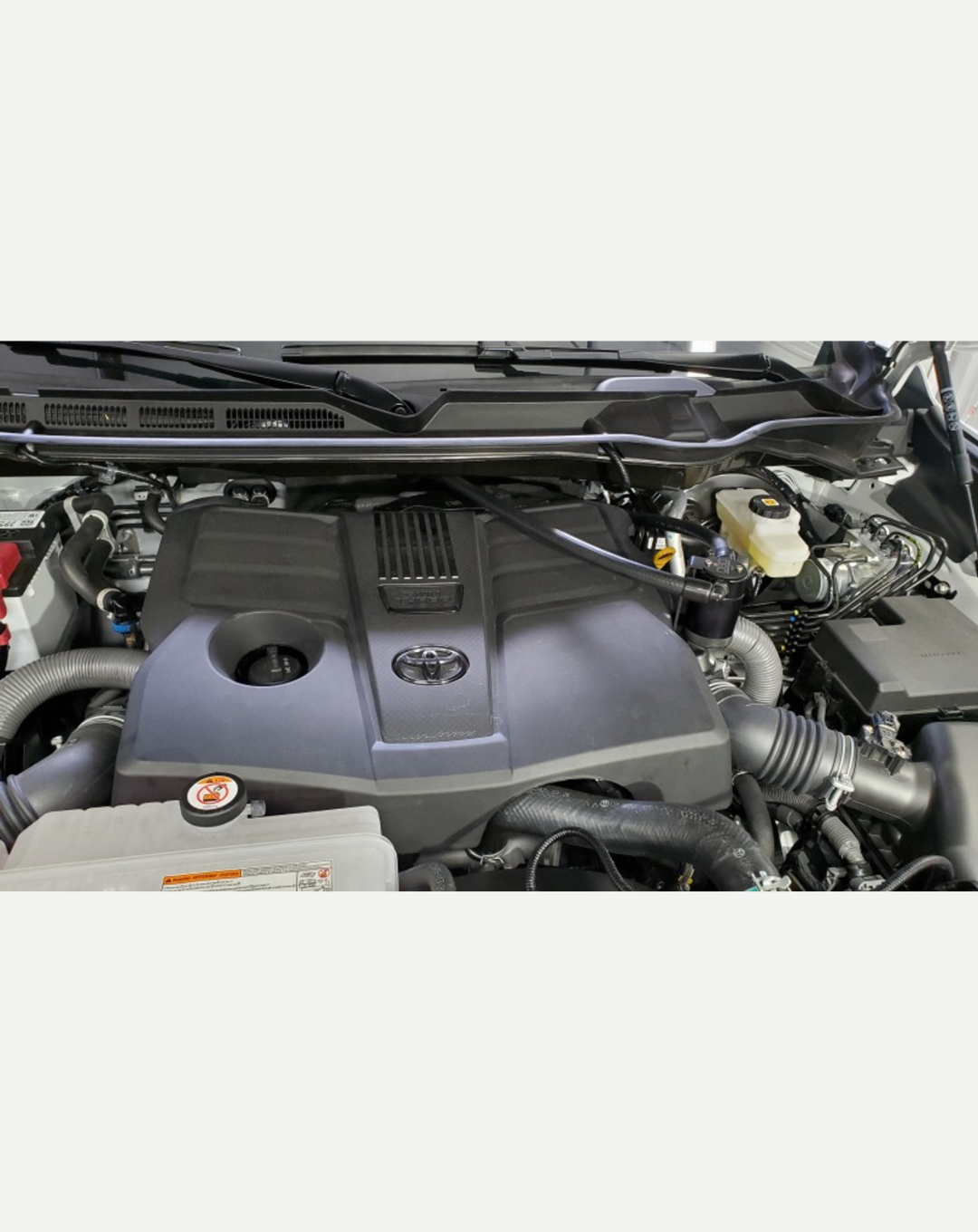 J&L Oil Separator Toyota Tundra 5.7L (2007–2021) / Toyota Sequoia 5.7L (2008–2022) 3105D-B