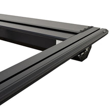 Westin 24-26 Toyota Tacoma 5ft Bed Manual Retractable Tonneau Cover - Black